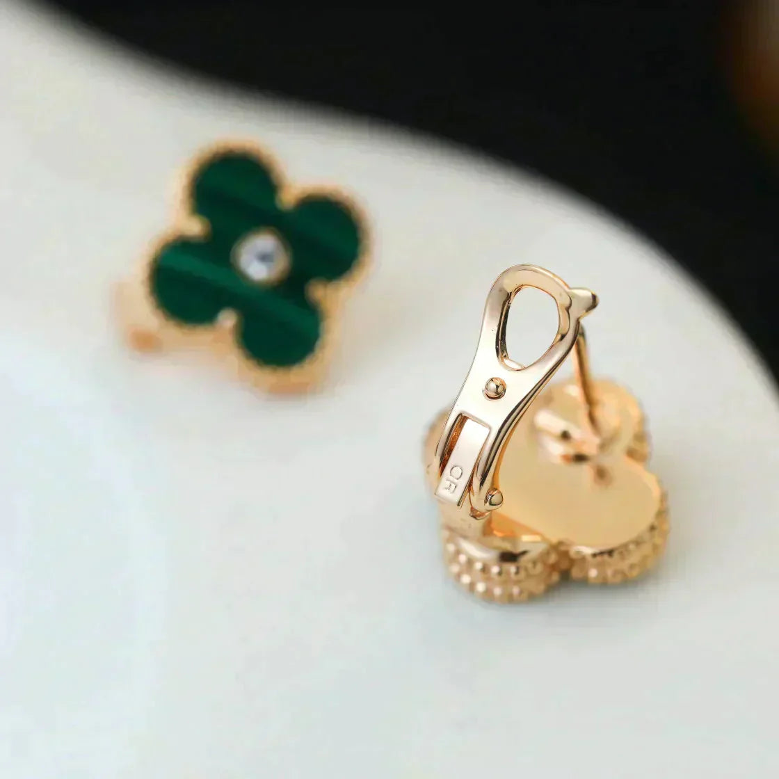[Love's Uplift]CLOVER MEDIUM 1 MOTIFS MALACHITE DIAMOND EARRINGS