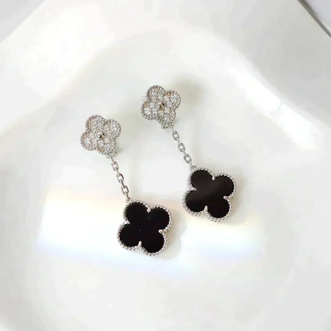 [Love's Uplift]CLOVER 2 MOTIFS  DIAMOND ONYX EARRINGS SILVER
