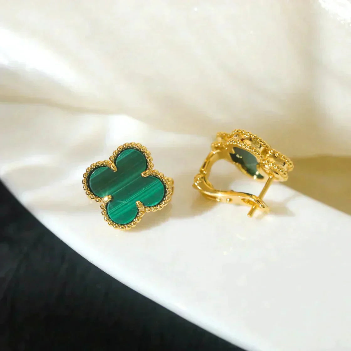 [Love's Uplift]CLOVER MEDIUM 1 MOTIFS MALACHITE  EARRINGS