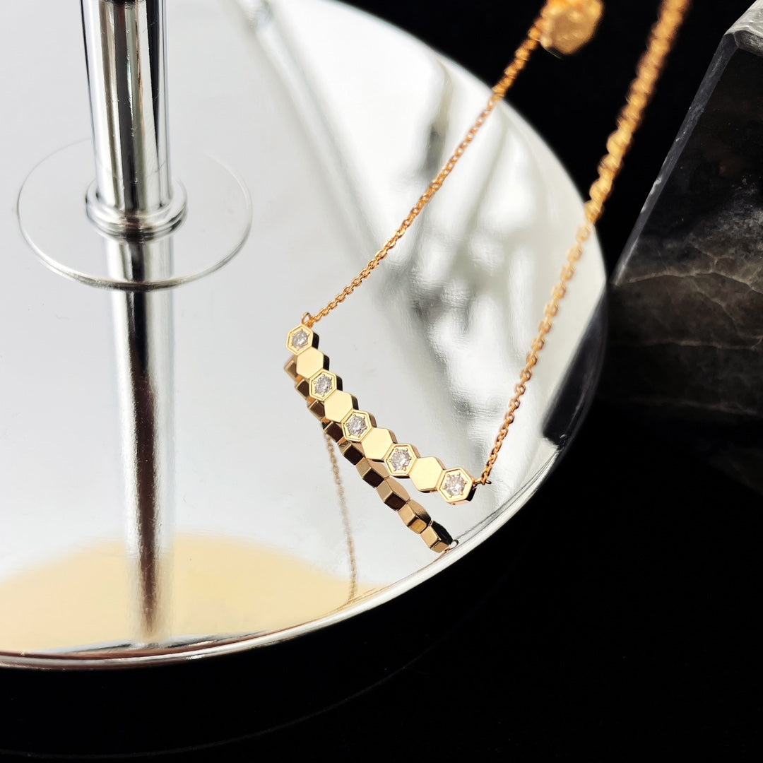 [Love's Uplift]BEE MY LOVE DIAMOND NECKLACE