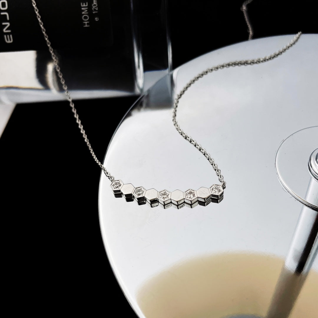 [Love's Uplift]BEE MY LOVE DIAMOND NECKLACE