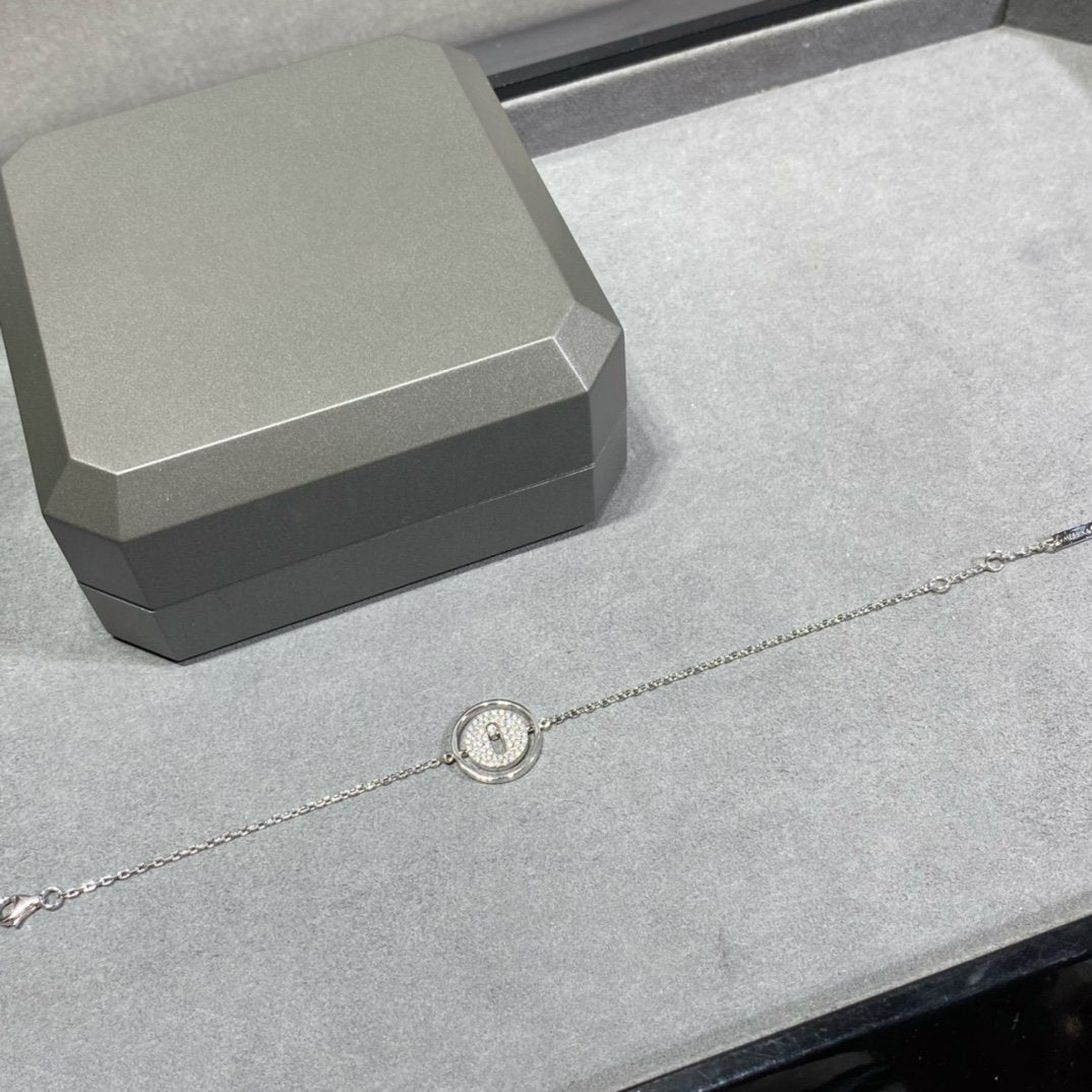 [Love's Uplift ]LUCKY MOVE DIAMOND PAVED BRACELET