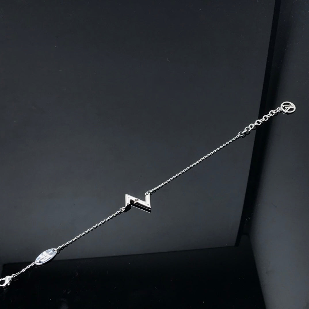 [Love's Uplift]VOLT LV LOGO BRACELET