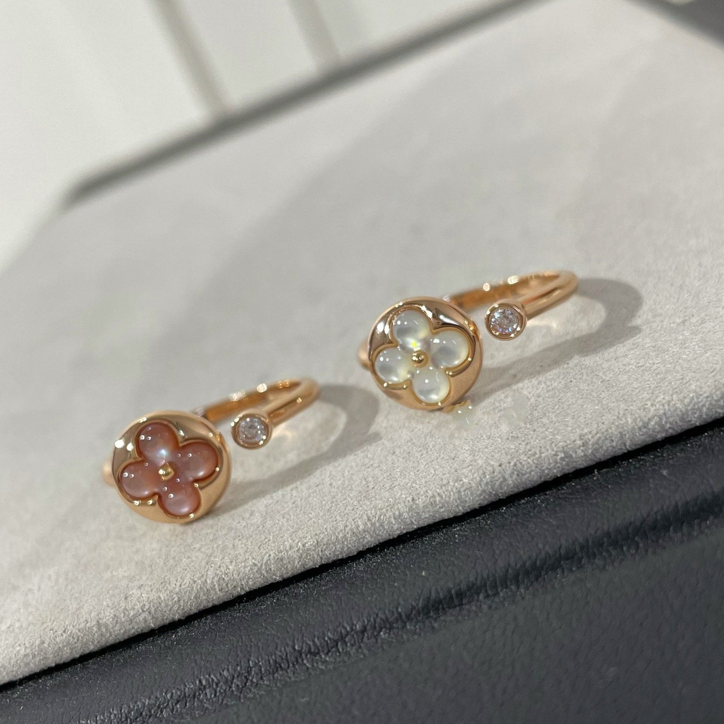 [Love's Uplift]SUN 1 DIAMOND PINK MOP RING