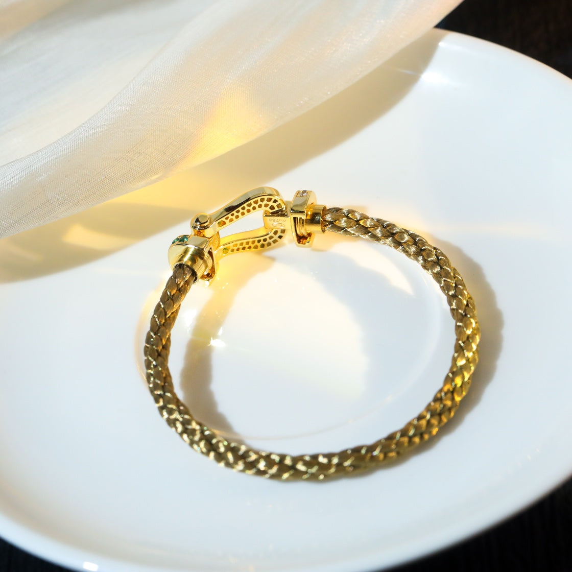 [Love's Uplift]FORCE 10 GOLD GREEN DIAMOND PAVED