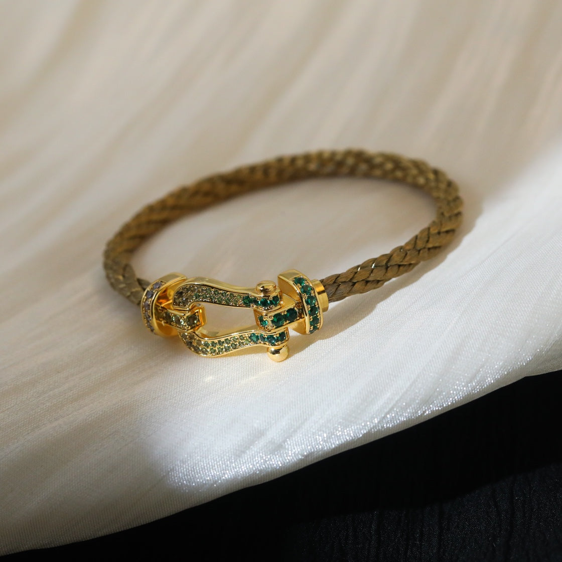 [Love's Uplift]FORCE 10 GOLD GREEN DIAMOND PAVED