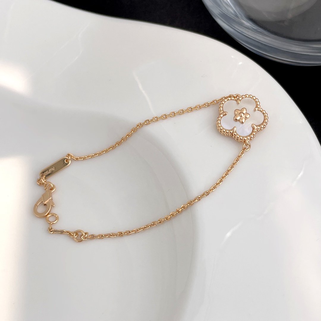 [Love's Uplift]LUCKY SPRING ROSE GOLD MOP BRACELET