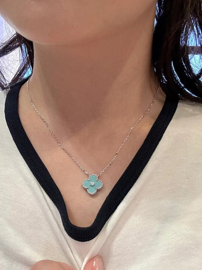 [Love's Uplift]CLOVER 1 DIAMOND LIGHT BLUE SILVER NECKLACE