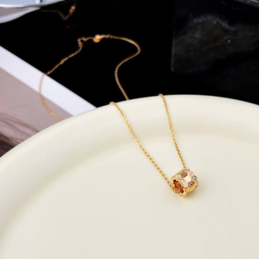 [Love's Uplift]BEE MINI PEDANT DIAMOND NECKLACE
