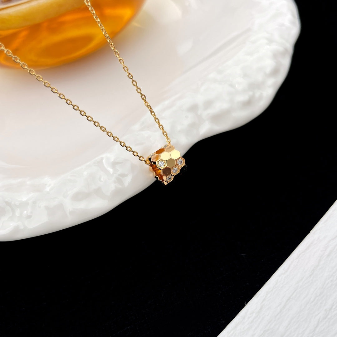 [Love's Uplift]BEE MINI PEDANT DIAMOND NECKLACE