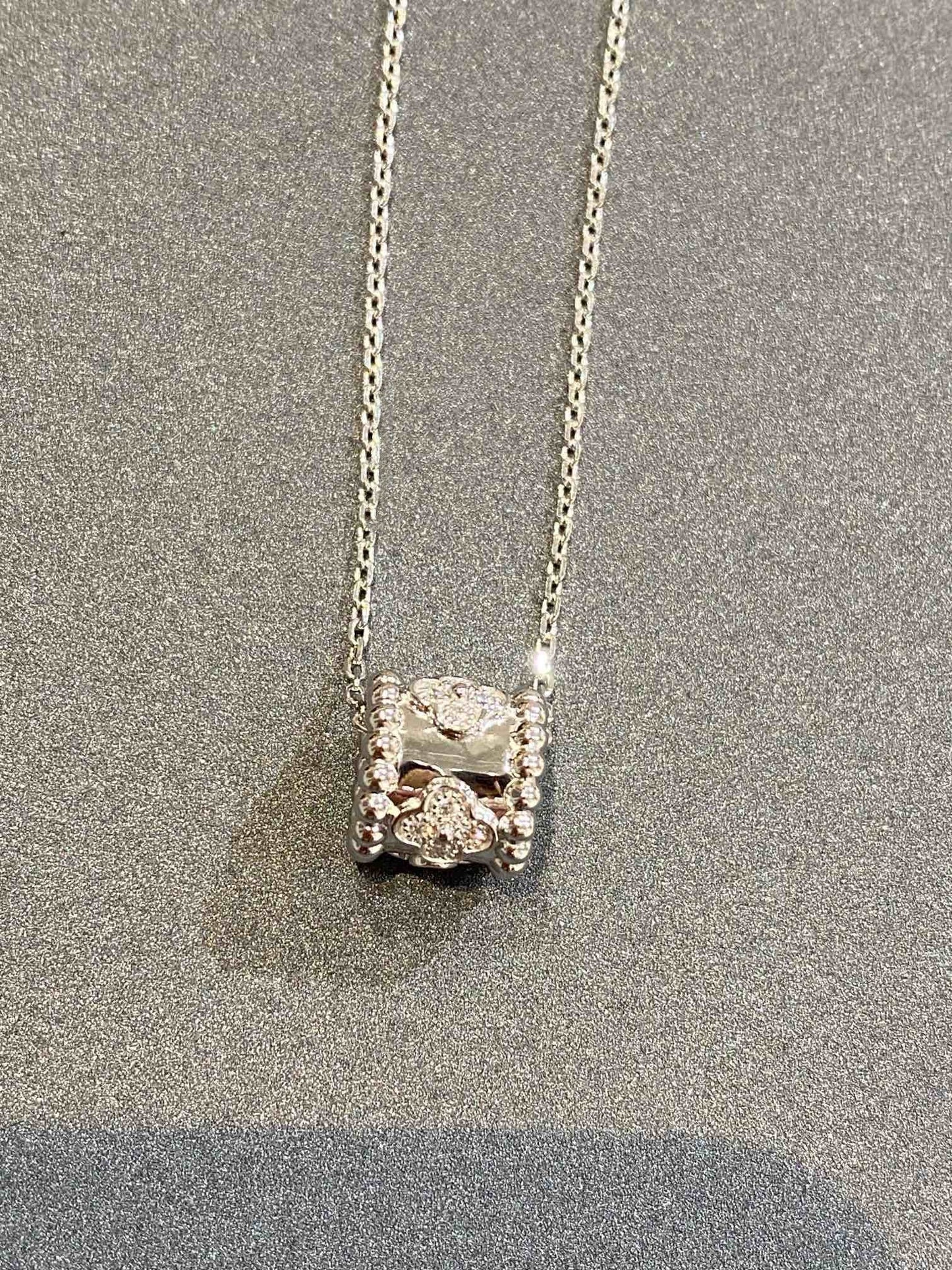 [Love's Uplift]PERLEE PEDANT SIVLER DIAMOND NECKLACE