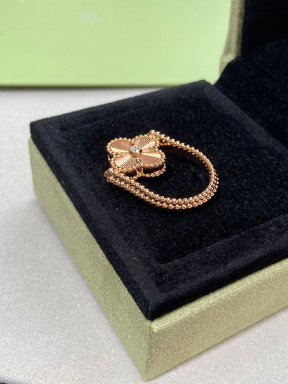 [Love's Uplift]CLOVER RIVERSIBLE PINK GOLD RING