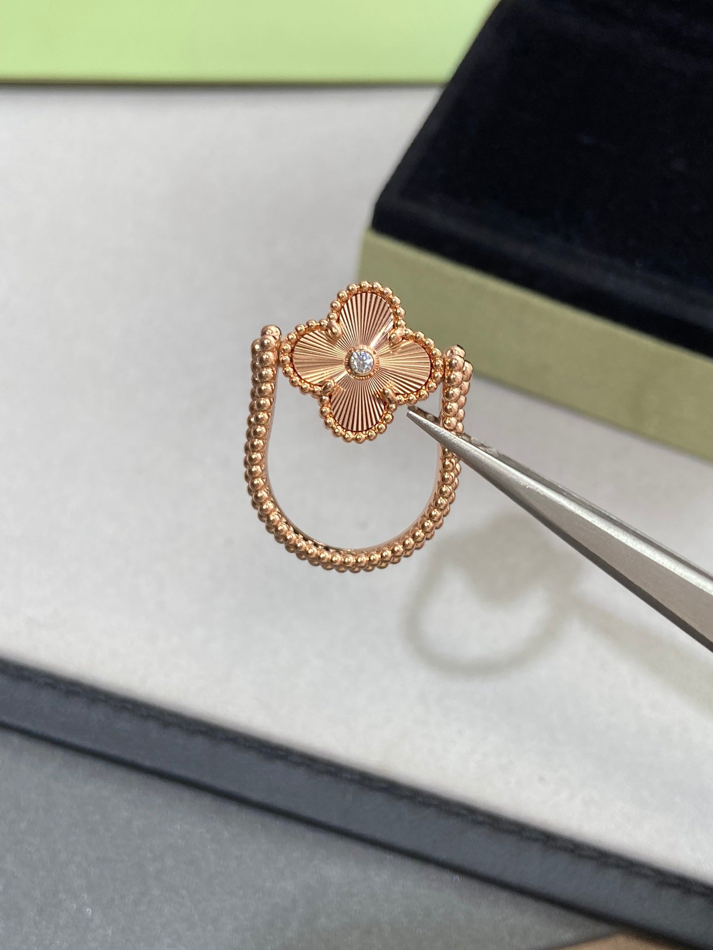 [Love's Uplift]CLOVER RIVERSIBLE ROSE GOLD RING