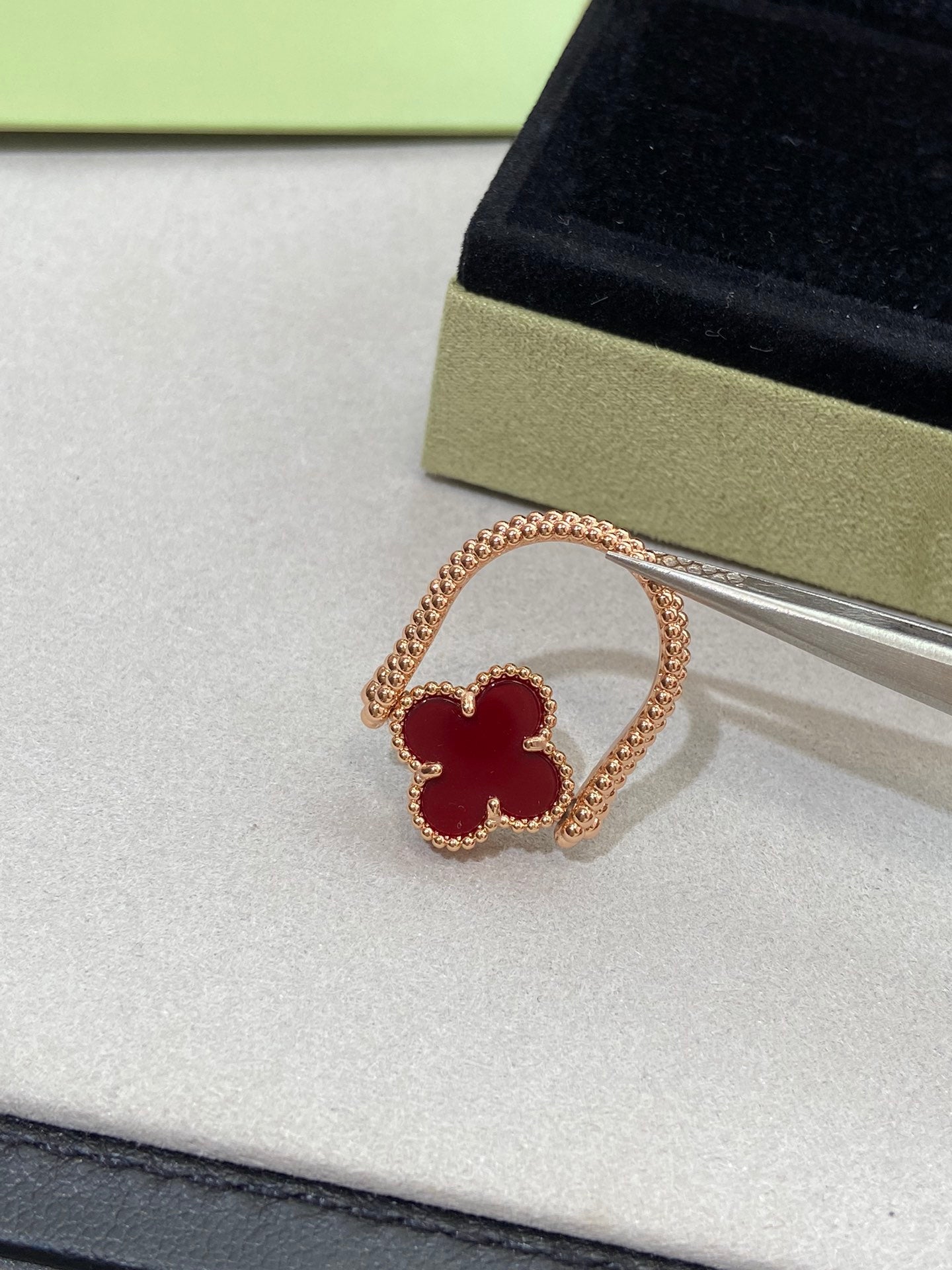 [Love's Uplift]CLOVER RIVERSIBLE PINK GOLD RING