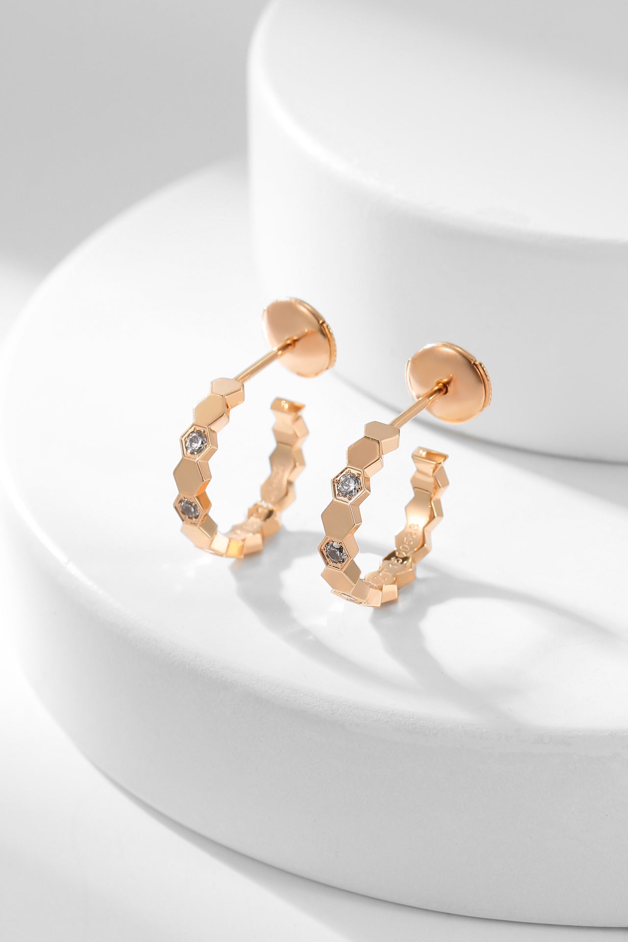 [Love's Uplift]BEE LOVE DIAMOND HOOP EARRINGS