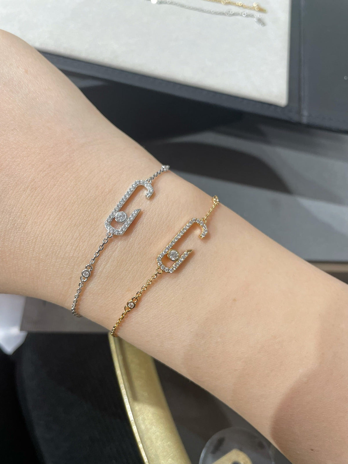 [Love's Uplift] LOVE & JUSTE Baby Move Diamond Bracelet Stack Set