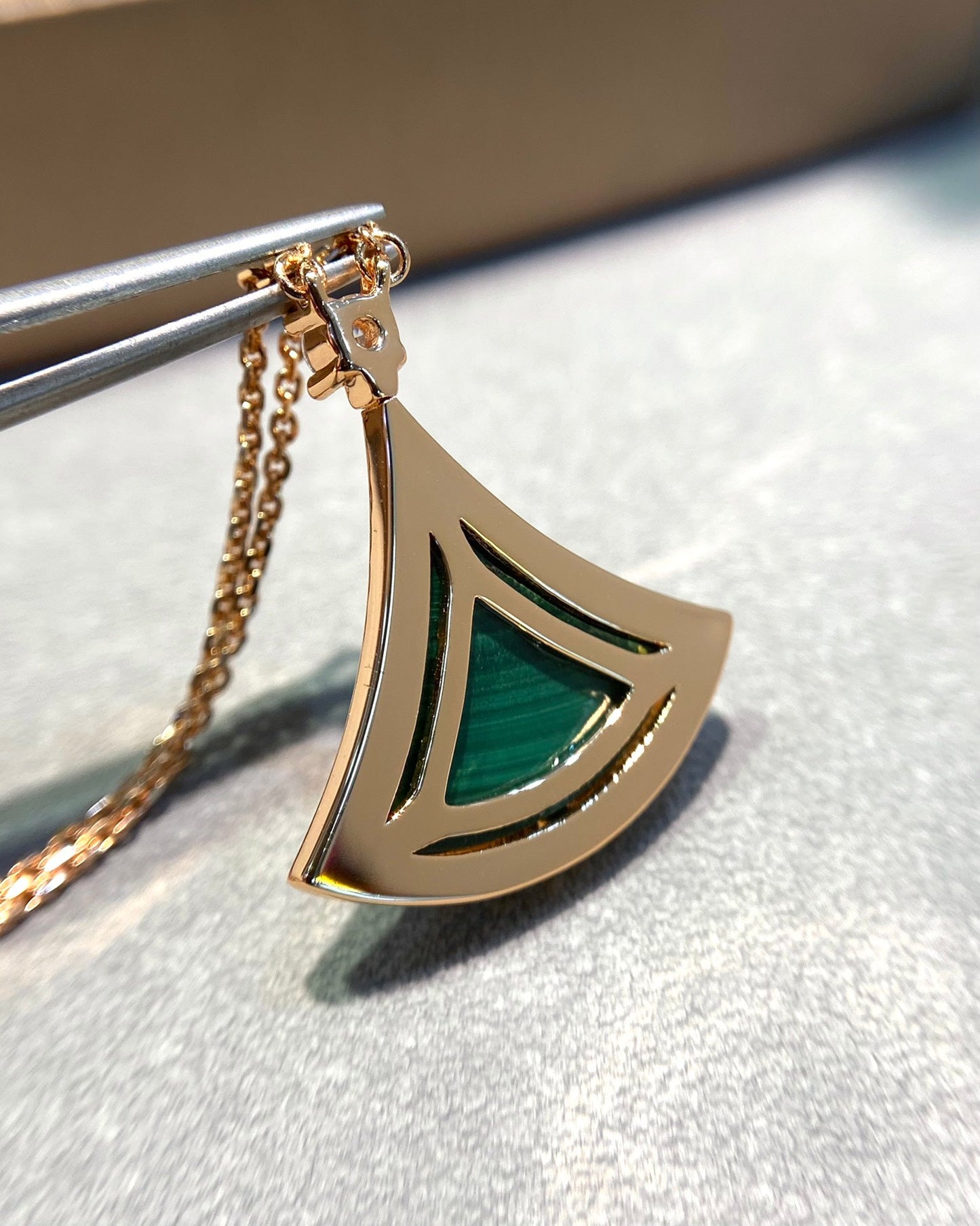 [Love's Uplift]DREAM MALACHITE DIAMOND PAVED PINK GOLD NECKLACE