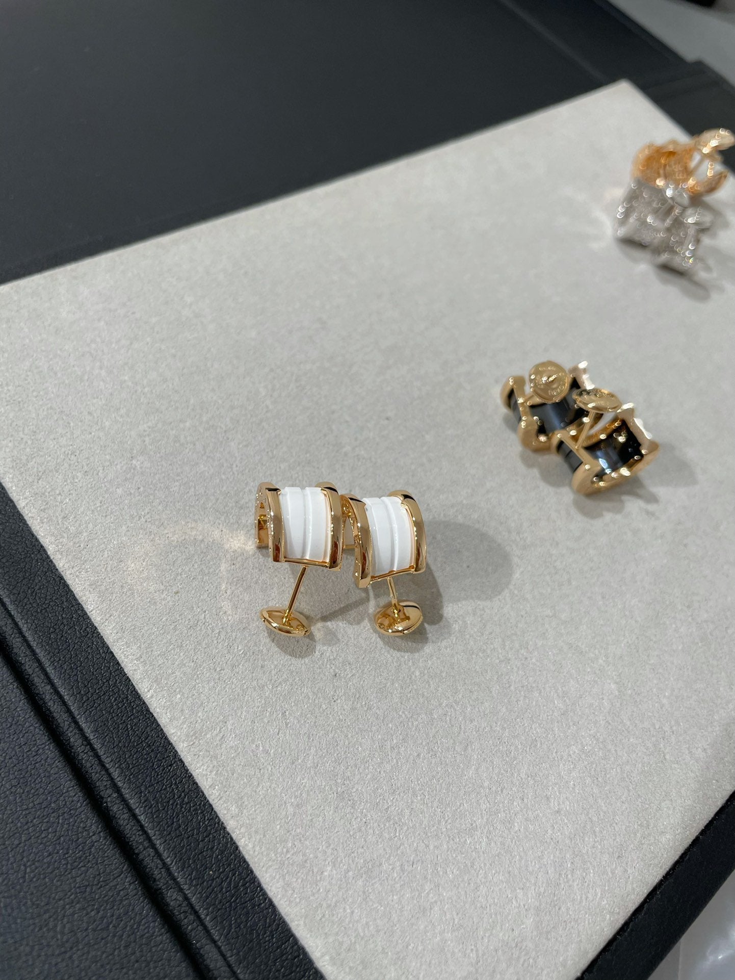 [Love's Uplift]ZERO 1 PINK GOLD CERAMIC EARRINGS