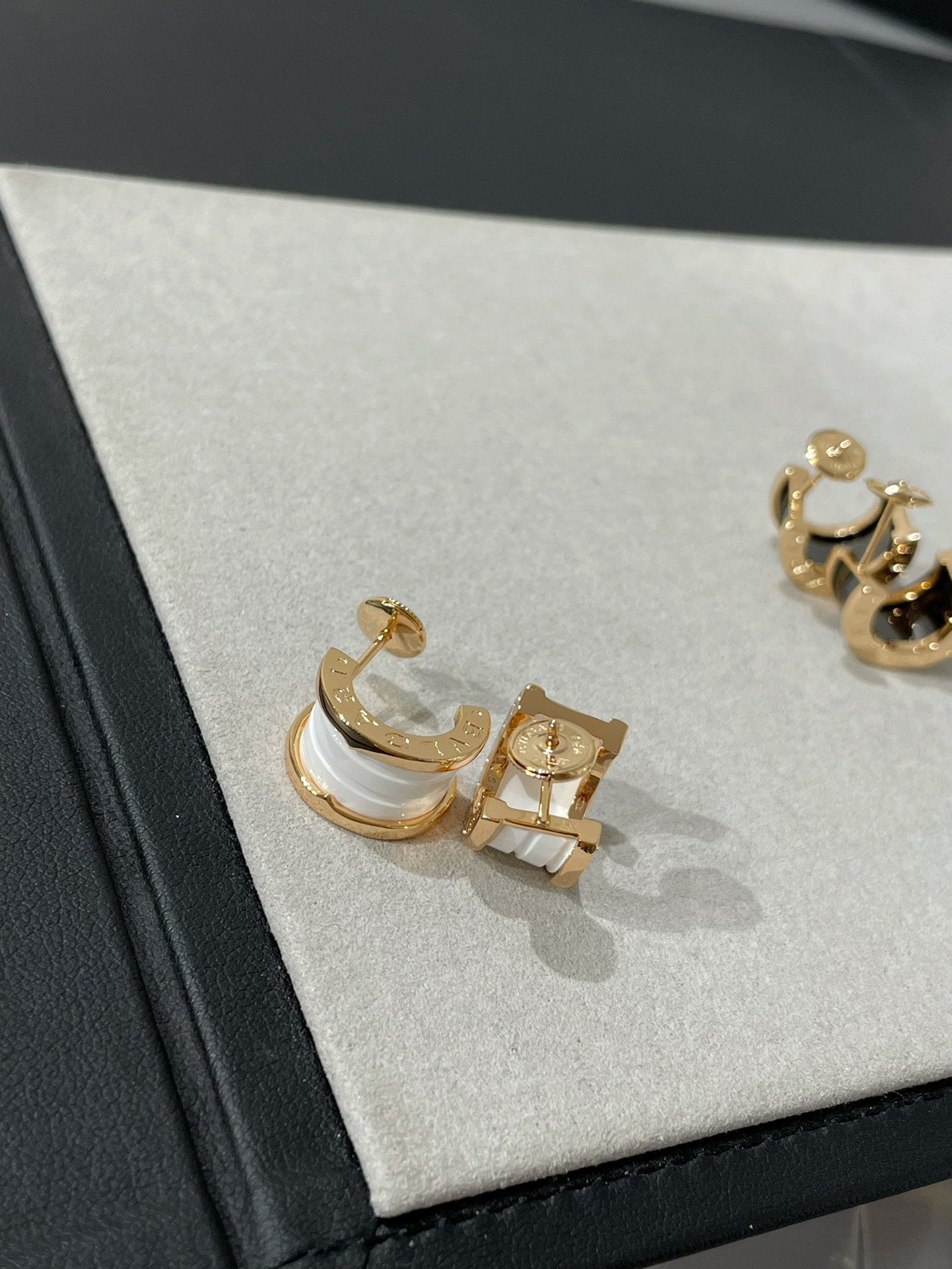 [Love's Uplift]ZERO 1 PINK GOLD CERAMIC EARRINGS