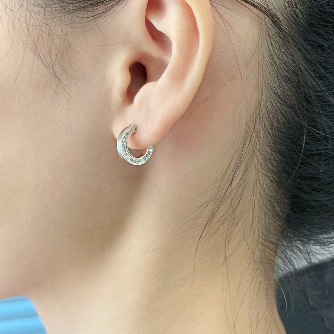 [Love's Uplift]LOVE DIAMOND EARRINGS