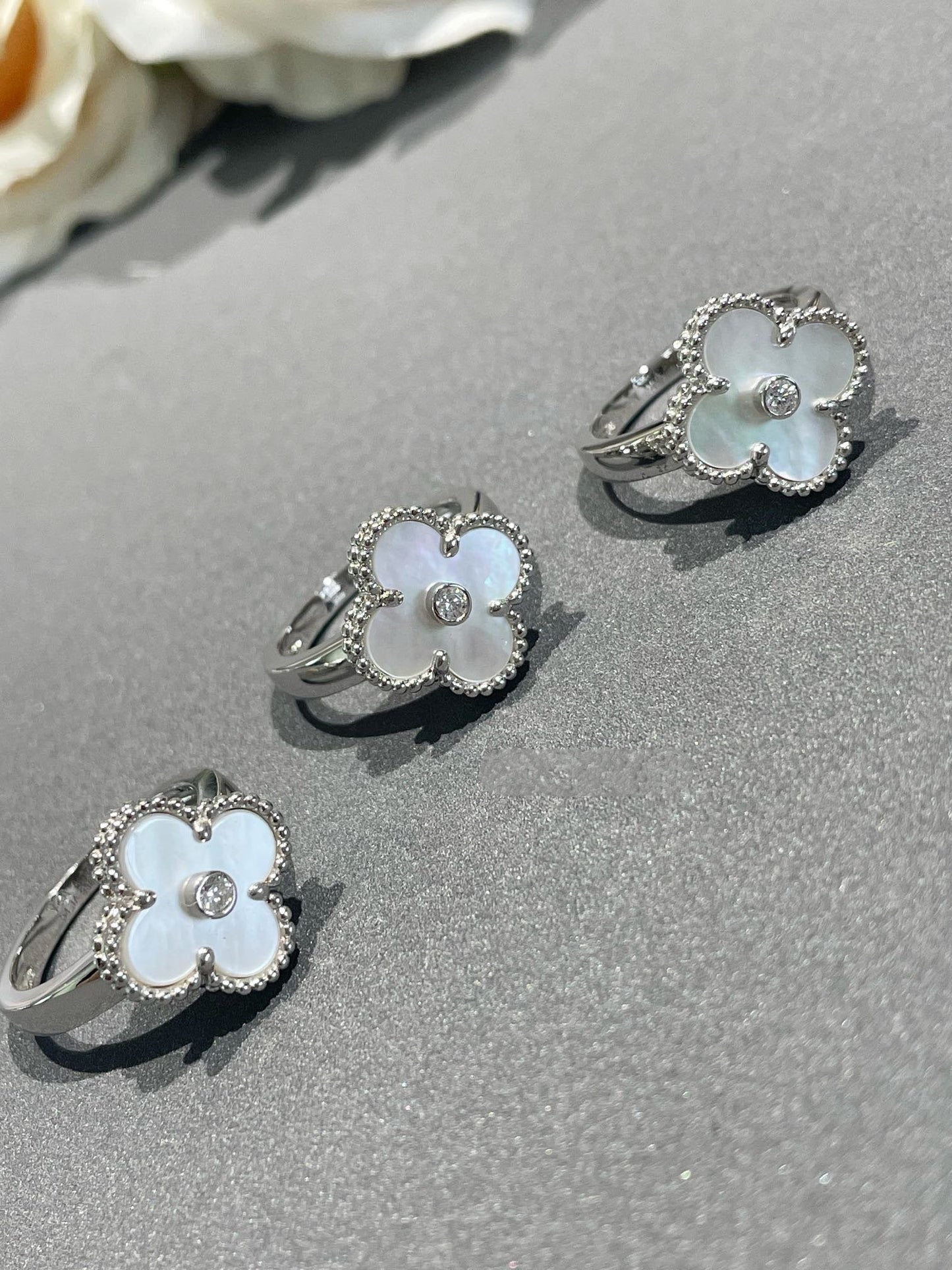 [Love's Uplift]CLOVER SILVER MOP DIAMOND RING