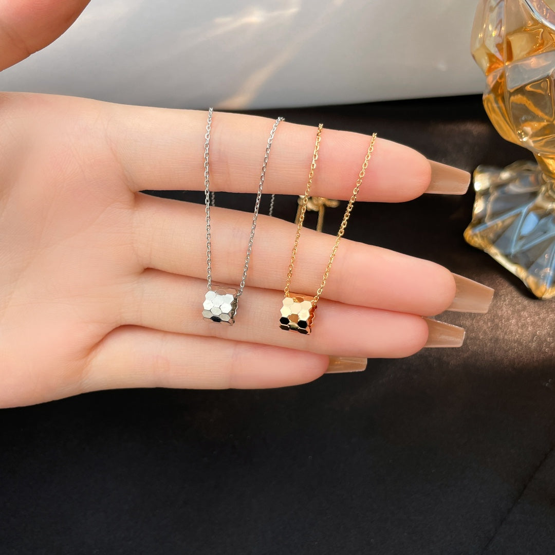 [Love's Uplift]BEE MINI NECKLACE