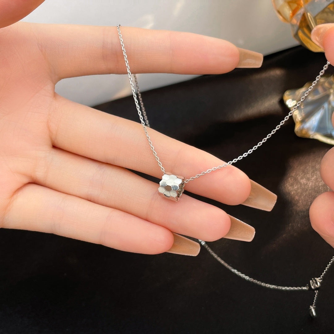 [Love's Uplift]BEE MINI NECKLACE