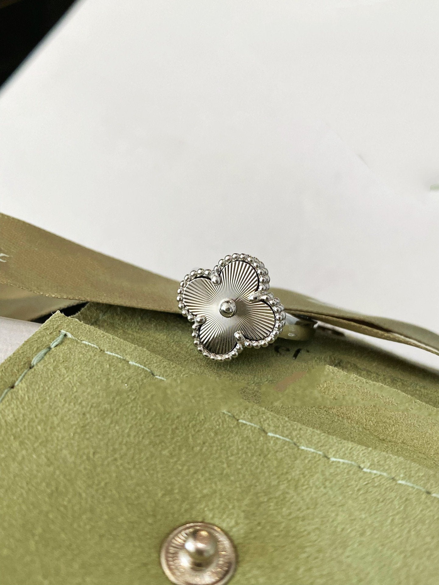 [Love's Uplift]CLOVER SILVER RING
