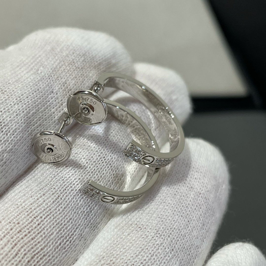 [Love's Uplift]LOVE DIAMOND SILVER HOOP EARRINGS