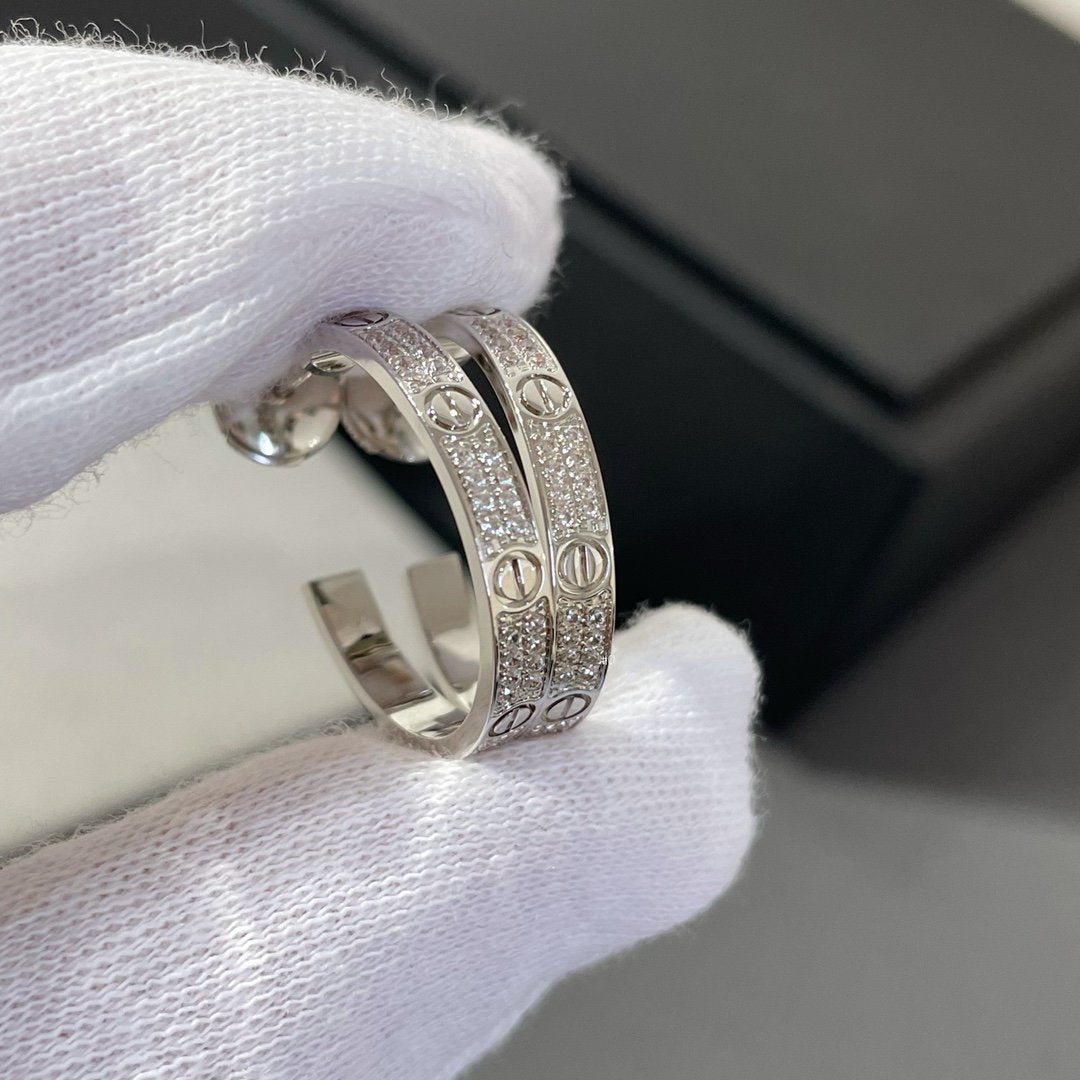 [Love's Uplift]LOVE DIAMOND SILVER HOOP EARRINGS