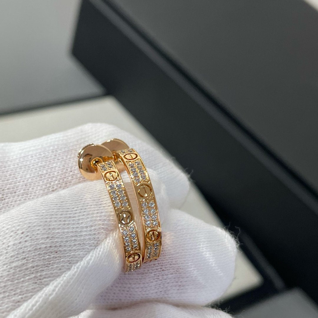 [Love's Uplift]LOVE DIAMOND PINK GOLD HOOP EARRINGS