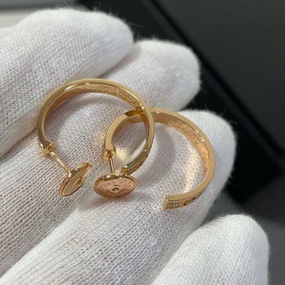 [Love's Uplift]LOVE DIAMOND PINK GOLD HOOP EARRINGS