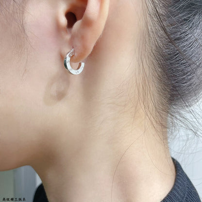 [Love's Uplift]LOVE MINI EARRINGS
