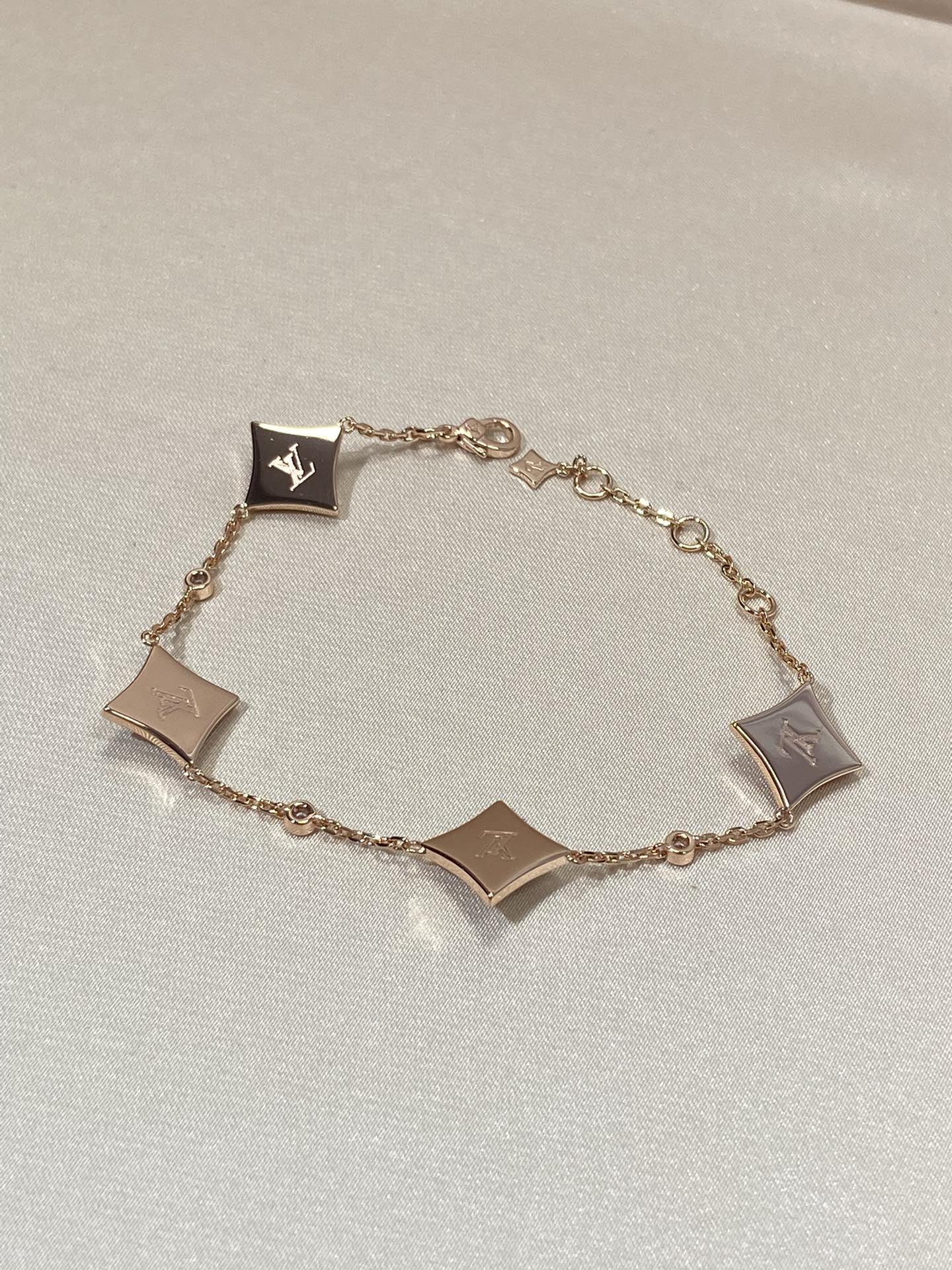 [Love's Uplift]STAR 4 MOTIF MOP DIAMOND PINK GOLD BRACELET