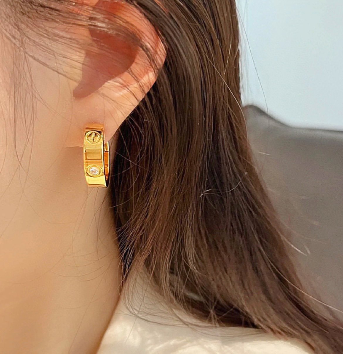 [Love's Uplift]LOVE 5.5MM 1 DIAMOND EARRINGS