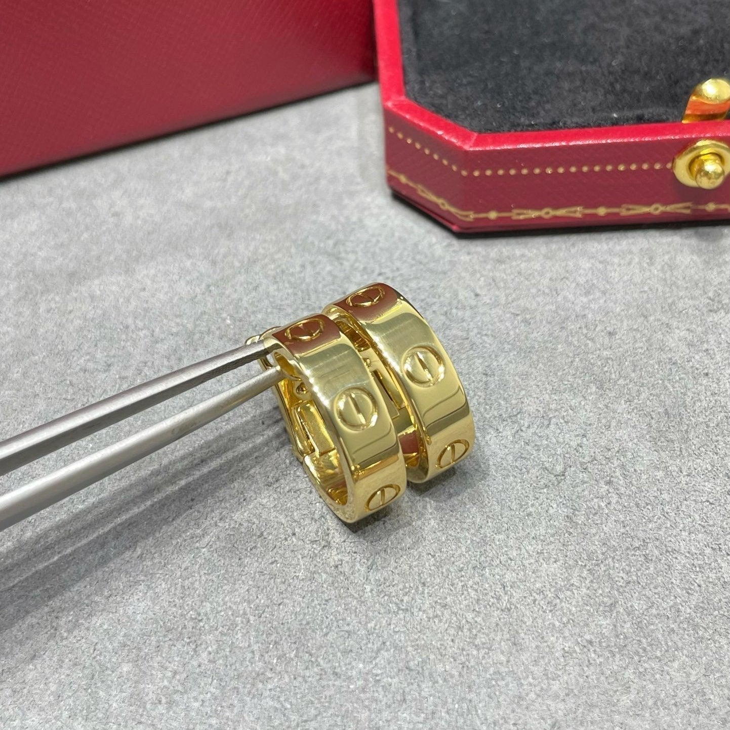 [Love's Uplift]LOVE 5.5MM EARRINGS