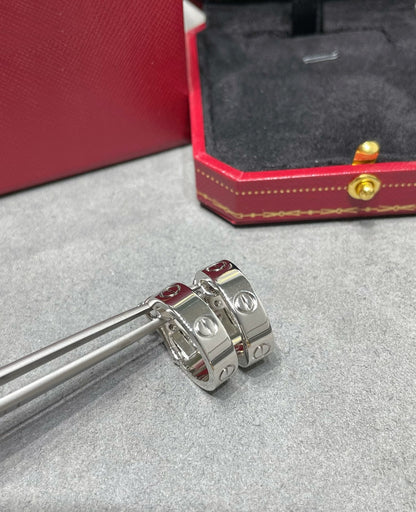 [Love's Uplift]LOVE 5.5MM EARRINGS