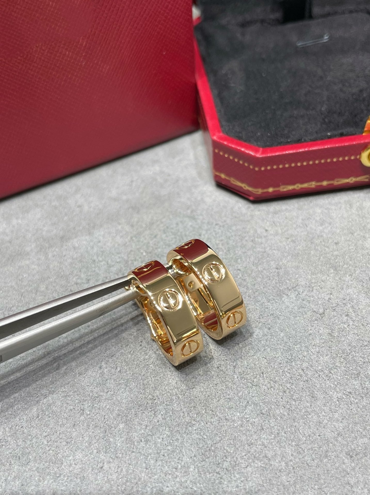 [Love's Uplift]LOVE 5.5MM EARRINGS