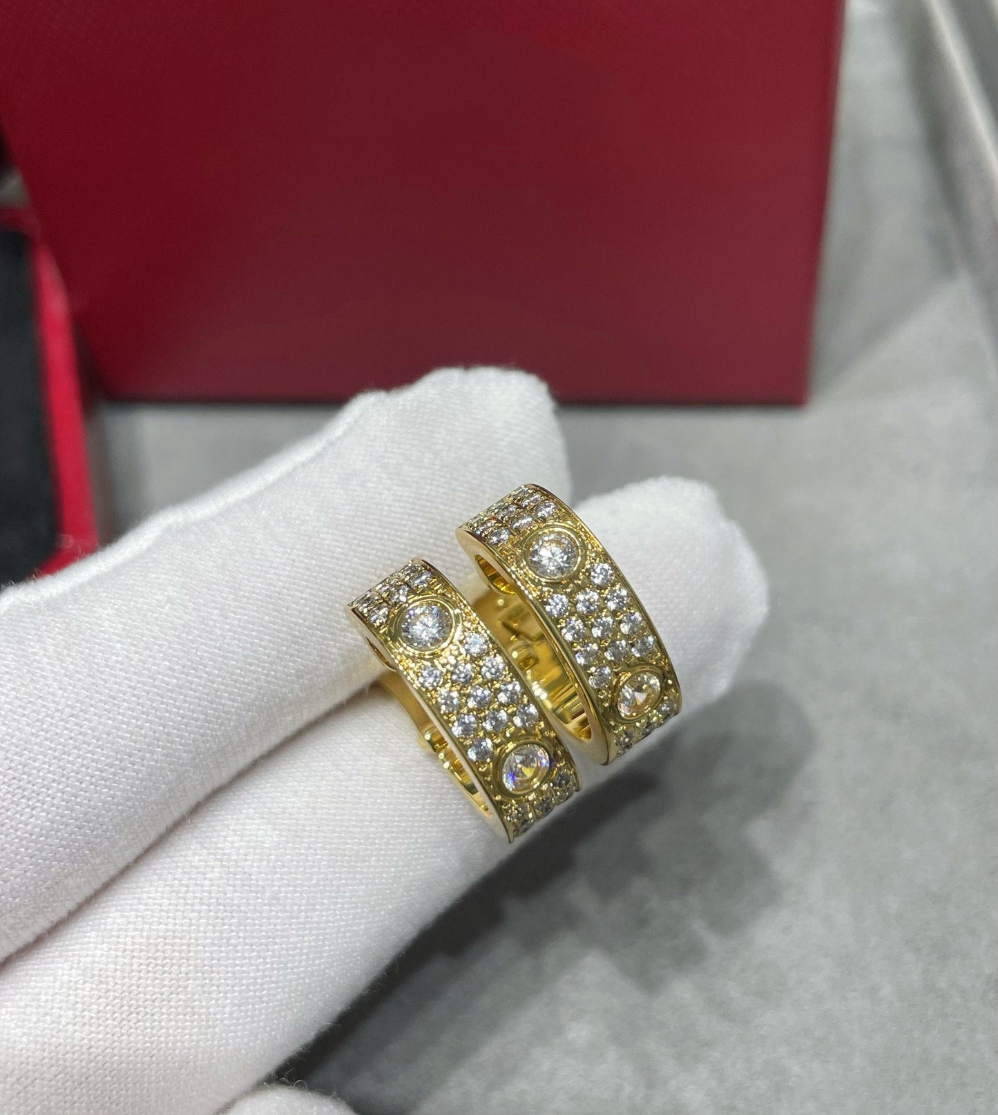 [Love's Uplift]LOVE 5.5MM DIAMOND PAVED EARRINGS