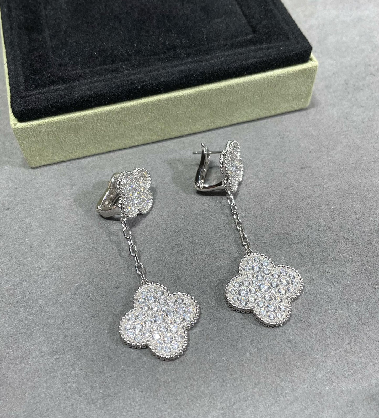 [Love's Uplift]CLOVER 2 MOTIFS DIAMOND PAVED SILVER EARRINGS