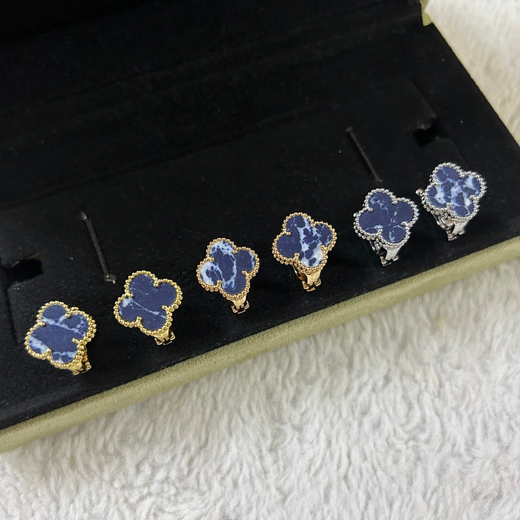[Love's Uplift]CLOVER PIETERSITE MEDIUM STUD EARRINGS