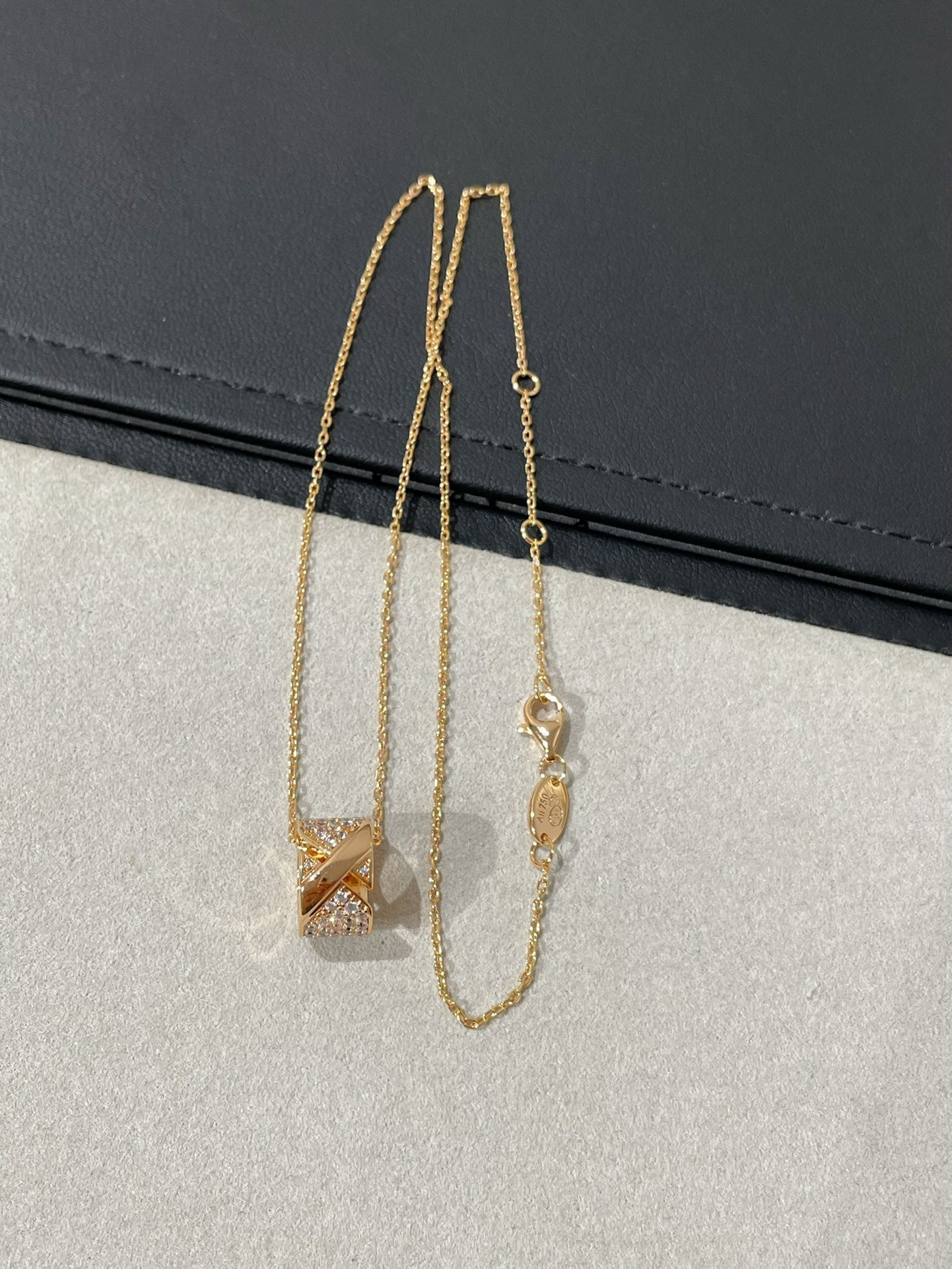 [Love's Uplift]LIENS EVIDENCE DIAMOND PAVED NECKLACE