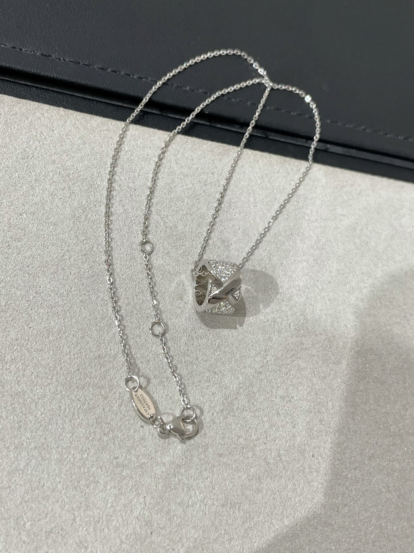 [Love's Uplift]LIENS EVIDENCE DIAMOND PAVED NECKLACE