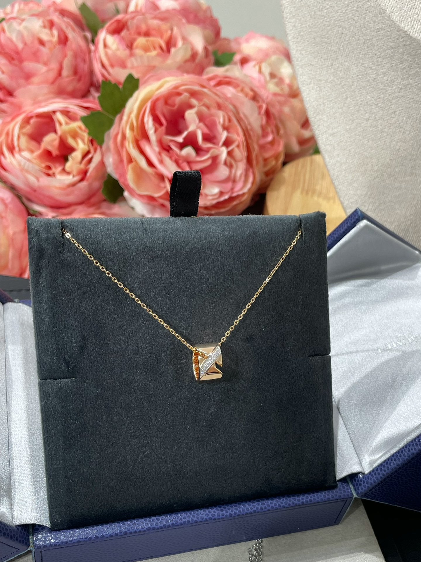 [Love's Uplift]LIENS EVIDENCE DIAMOND NECKLACE