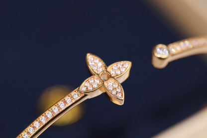 [Love's Uplift]IDYLLE PINK GOLD OPEN BRACELET DIAMOND PAVED