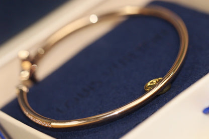 [Love's Uplift]IDYLLE PINK GOLD OPEN BRACELET DIAMOND PAVED