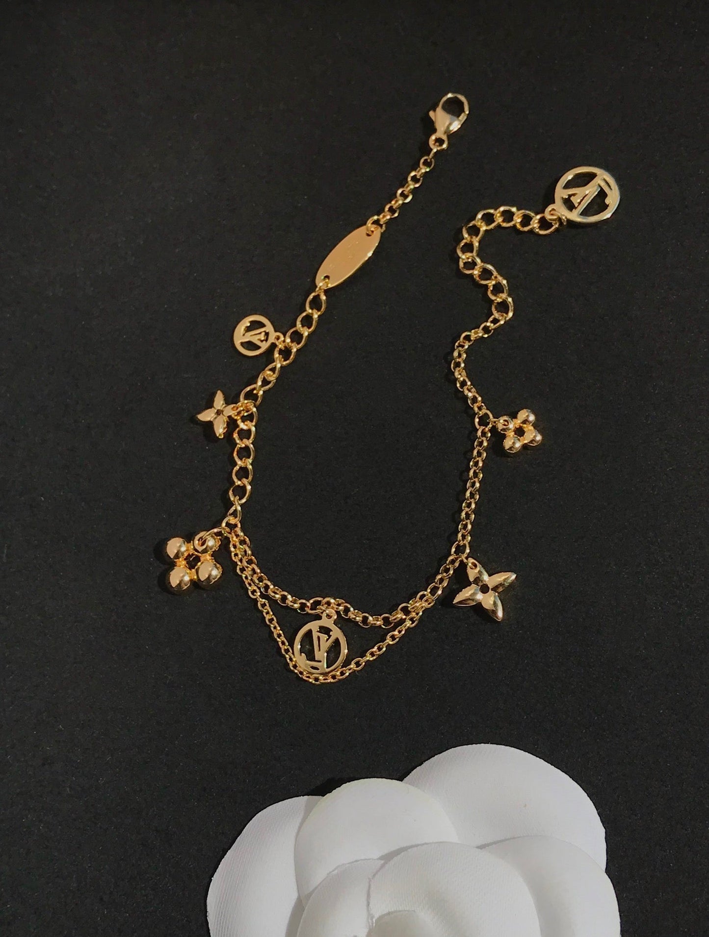 [Love's Uplift]BLOOMING PINK GOLD MOP BRACELET