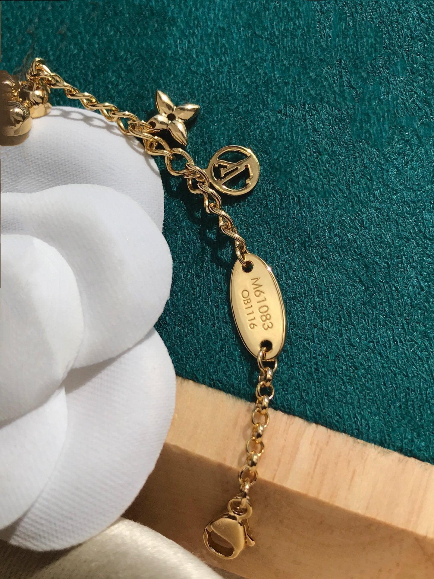 [Love's Uplift]BLOOMING PINK GOLD MOP BRACELET
