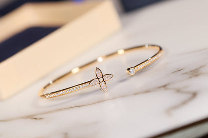 [Love's Uplift]IDYLLE GOLD OPEN BRACELET DIAMOND PAVED