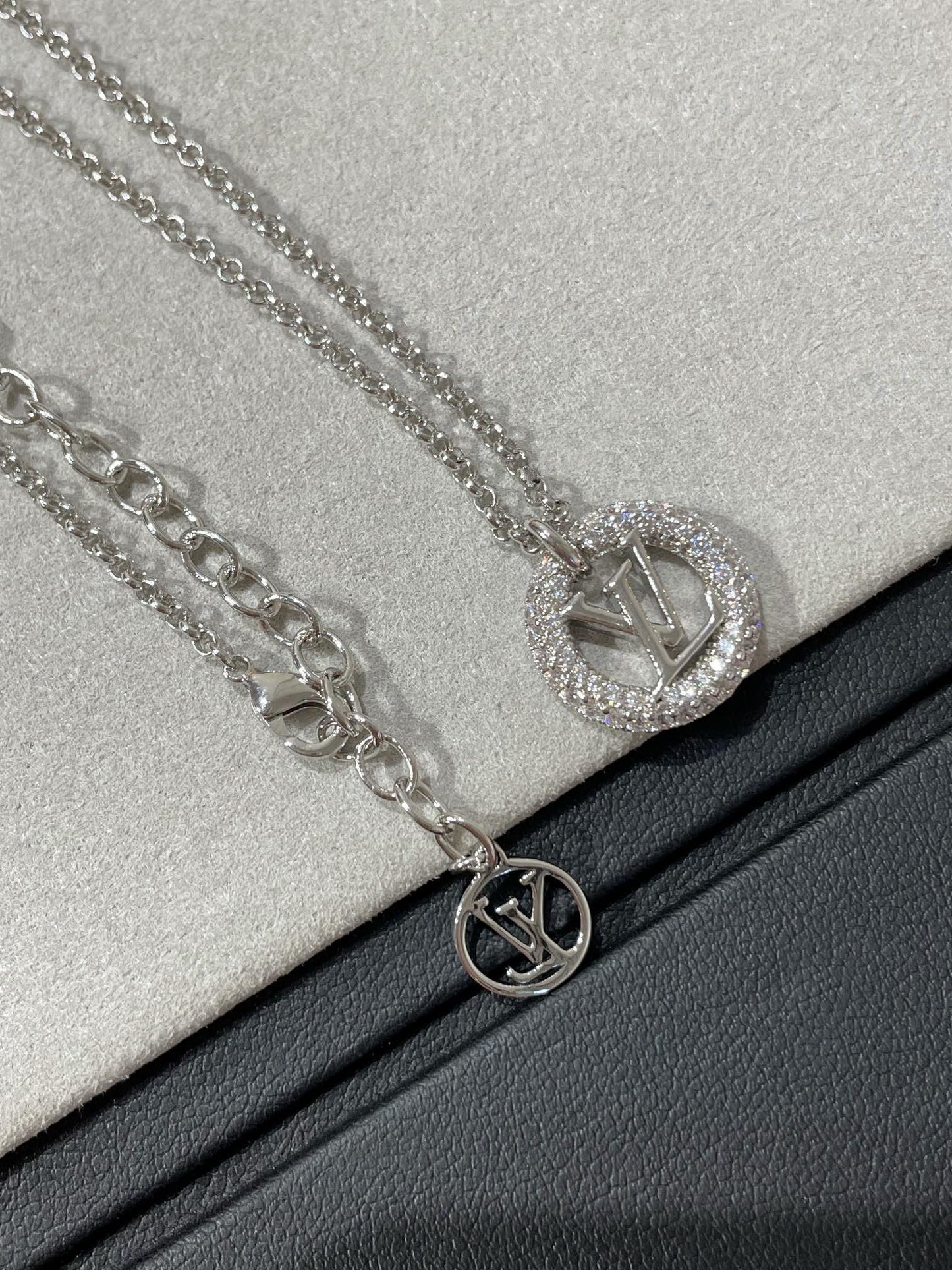[Love's Uplift]BY NIGHT DIAMOND PAVED NECKLACE